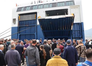 Μυτιλήνη: Μόνο με επιβάτες και ΙΧ αυτοκίνητα αναχωρεί το «Blue Star Patmos»