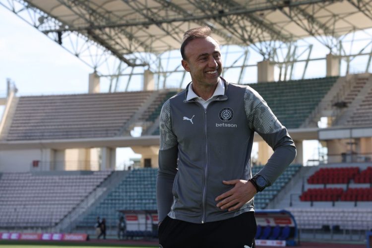 Κύπελλο Ελλάδας – Κόντης: «Φαβορί ο ΠΑΟΚ, αλλά και ιστορικό παιχνίδι για μας»