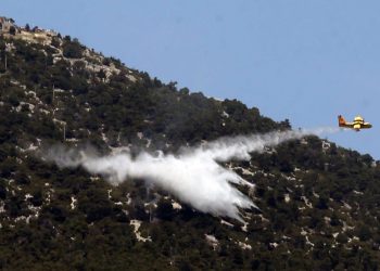 Οριοθετήθηκε η πυρκαγιά στην Πάρνηθα