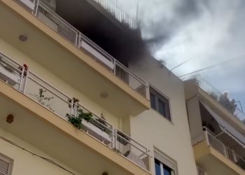 Πάτρα: Ηλικιωμένη νεκρή από φωτιά σε πολυκατοικία – Εκκενώθηκε το κτίριο – ΒΙΝΤΕΟ