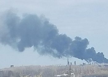 Η Ουκρανία δηλώνει ότι έπληξε ρωσικό πετροχημικό εργοστάσιο