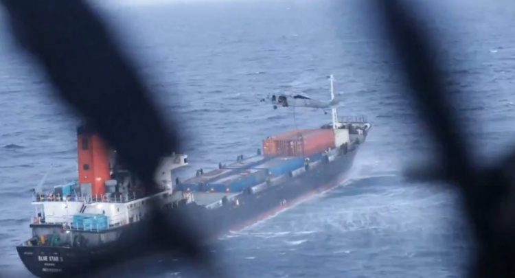 Ρεσάλτο Αμερικανών πεζοναυτών σε πλοίο μεταφοράς εμπορευματοκιβωτίων στην Αραβική Θάλασσα – ΒΙΝΤΕΟ