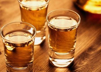 Αχαΐα: Ανήλικα αδέρφια μεταφέρθηκαν μεθυσμένα σε Κέντρο Υγείας