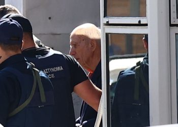 Προφυλακίστηκε ο 89χρονος για τους πυροβολισμούς σε ΕΦΚΑ και Πρωτοδικείο