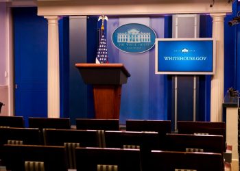 Πρωτόγνωρη ανταλλαγή απειλών – Τραμπ: Ένας ολόκληρος πολιτισμός θα πεθάνει απόψε – Ιράν: Η Μέση Ανατολή θα βυθιστεί στο σκοτάδι