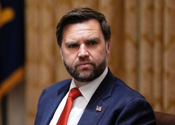 Καθ’ οδόν για Ισλαμαμπάντ ο Βανς – «Πρόθυμοι να διαπραγματευτούμε αλλά δεν θα δεχτούμε παιχνίδια από το Ιράν»