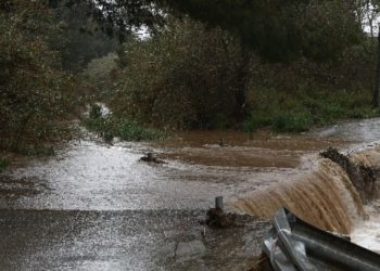 Σοβαρές ζημιές αλλά και απεγκλωβισμοί από οχήματα στον Δήμο Διονύσου