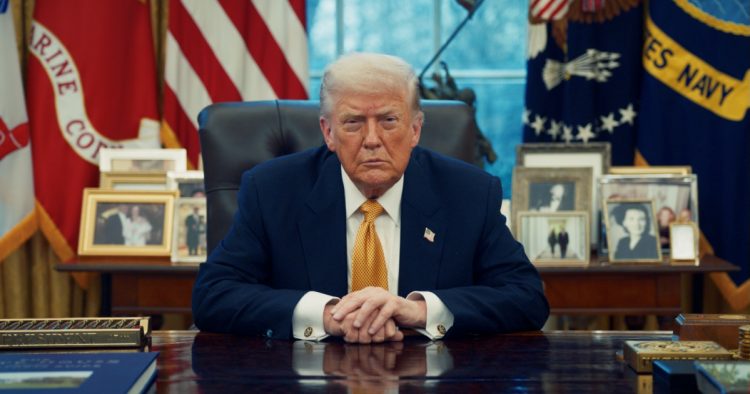 Νέες απειλές Τραμπ για τα Στενά του Ορμούζ: Θα καταστρέψουμε κάθε υποδομή του Ιράν